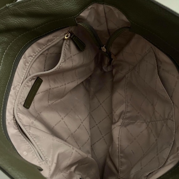 purse - Picture 3 of 3